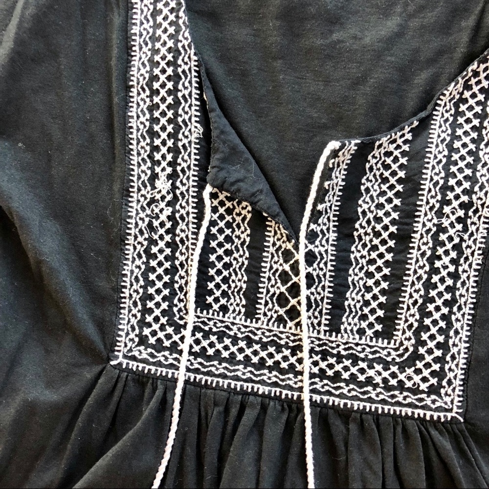 American Eagle Black & White Peasant Top - Picture 3 of 5